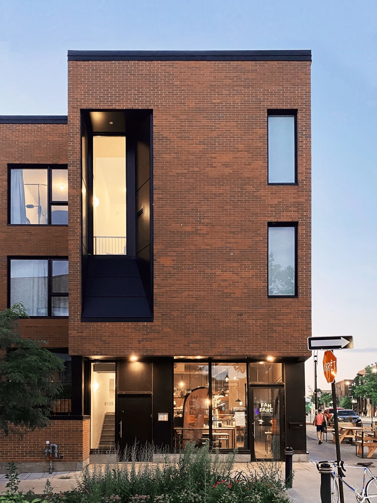 Photo de l'immeuble sur le côté